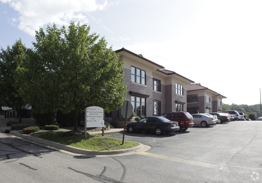 More Photos Of 615 Valley View Dr, Moline Medical For Lease