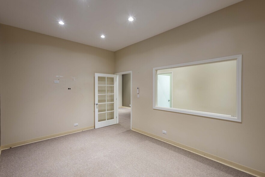 More Photos Of 99-1342 Koaha Pl, Honolulu Warehouse For Lease