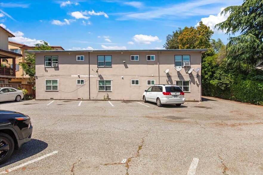 Primary Photo Of 370 N Fairoaks Ave, Sunnyvale Apartments For Sale