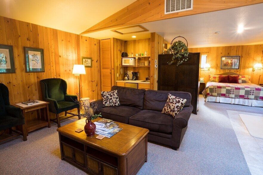 More Photos Of 42705 N Umpqua Hwy, Idleyld Park Hotel For Sale