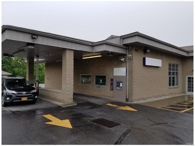 More Photos Of 1992 Route 284, Slate Hill Bank For Lease