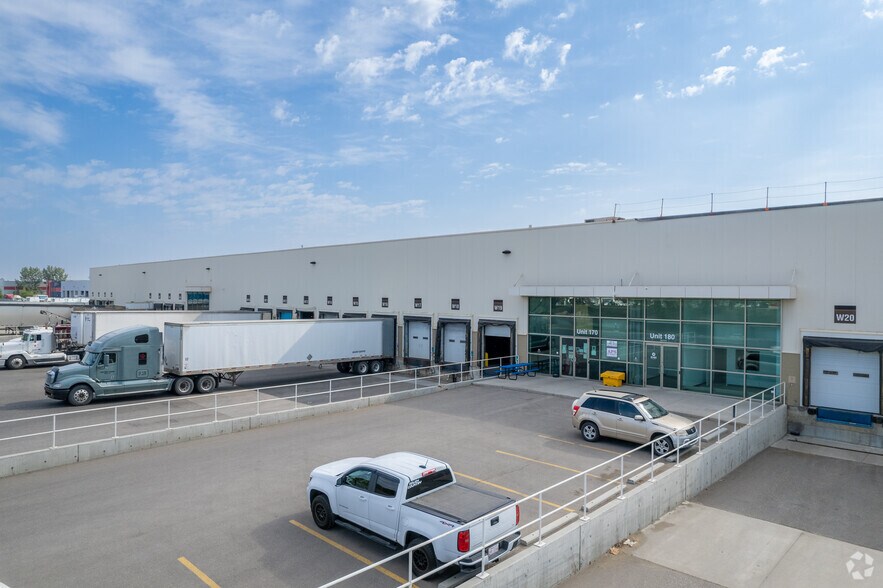 More Photos Of 2-10 Smed Ln SE, Calgary Distribution For Lease