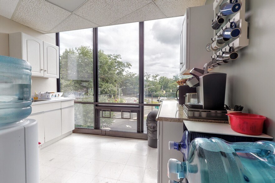 More Photos Of 545 Island Rd, Ramsey Medical For Lease