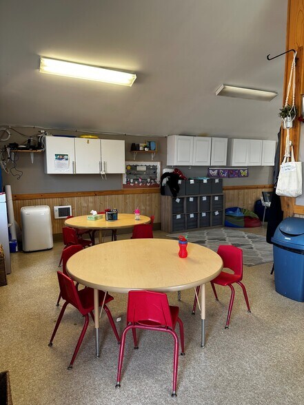 More Photos Of 334 SE 146th Ave, Portland Daycare Center For Sale