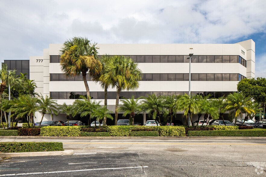 More Photos Of 7777 Glades Rd, Boca Raton Office For Lease