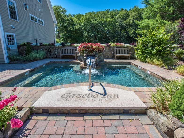 More Photos Of 571 Main St, Ogunquit Hospitality For Sale