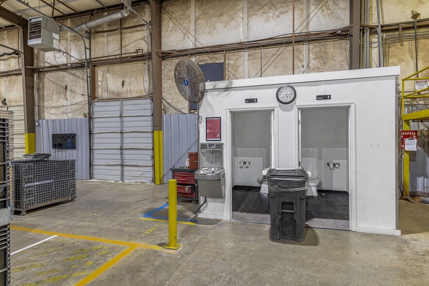 More Photos Of 120 McDougall Ct, Greenville Warehouse For Lease