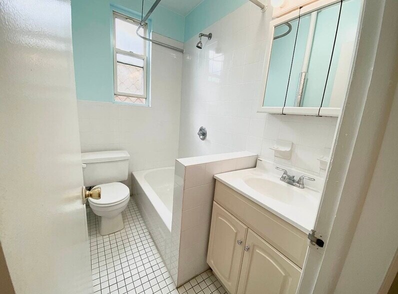 More Photos Of 36-31 30th St, Astoria Apartments For Sale