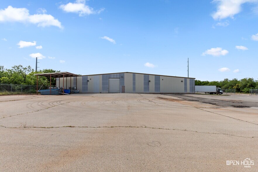 More Photos Of 208 Randy Dr, Wichita Falls Warehouse For Sale