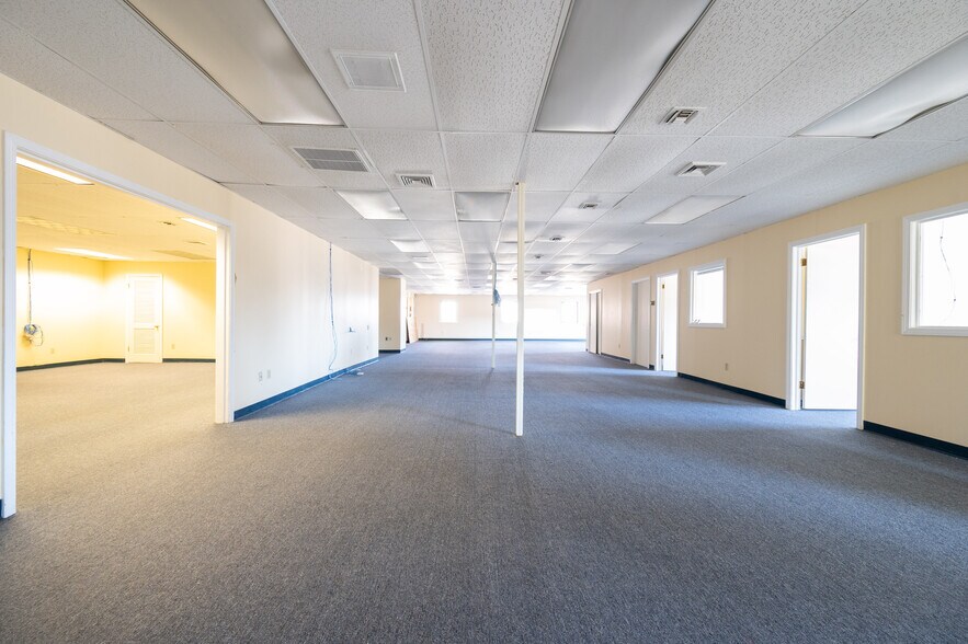 More Photos Of 477 Boston Post Rd, Orange Storefront Retail Office For Lease
