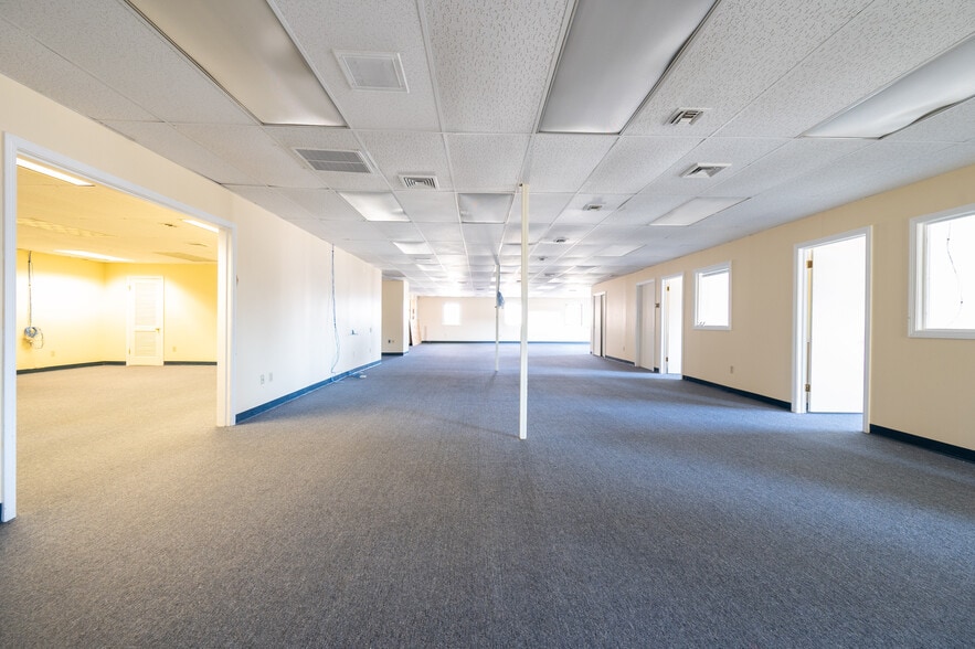 More Photos Of 477 Boston Post Rd, Orange General Retail For Sale