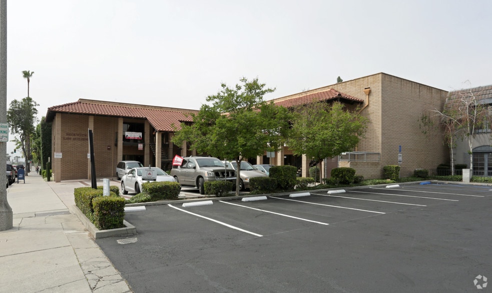 More Photos Of 444 N Arrowhead Ave, San Bernardino Office For Lease