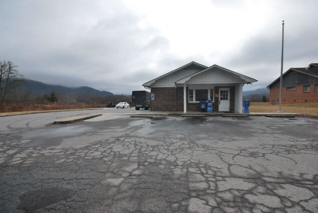 More Photos Of 5858 Old Hendersonville Hwy, Penrose Post Office For Sale
