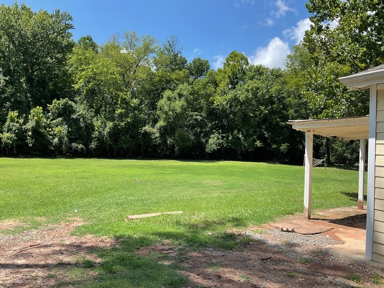 More Photos Of 1852 Liberty St, Durham Specialty For Sale