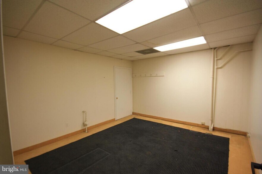 More Photos Of 1629 Benning Rd NE, Washington Office For Lease