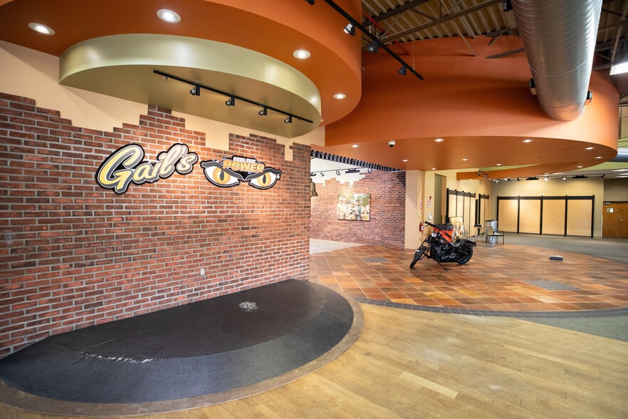 More Photos Of 5900 Mo-150 Hwy, Grandview Auto Dealership For Sale