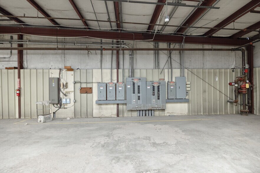 More Photos Of 4811 Easton Rd, Saint Joseph Industrial For Lease
