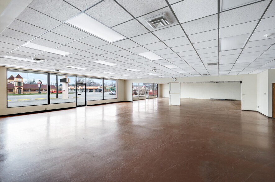 More Photos Of 11211 E Sprague Ave, Spokane Valley Storefront For Sale