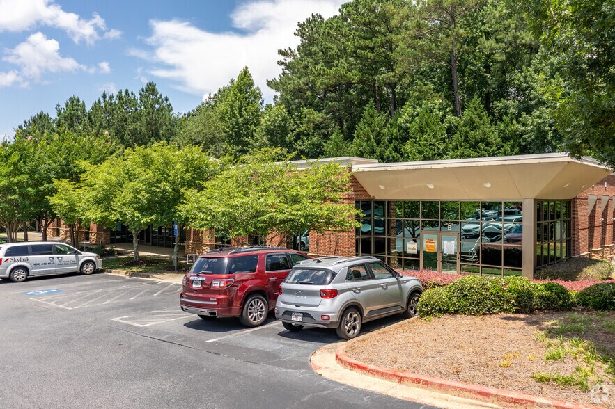 Primary Photo Of 4265 Johns Creek Pky, Suwanee Medical For Lease