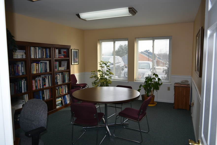 More Photos Of 5201-5215 W Woodmill Dr, Wilmington Medical For Sale