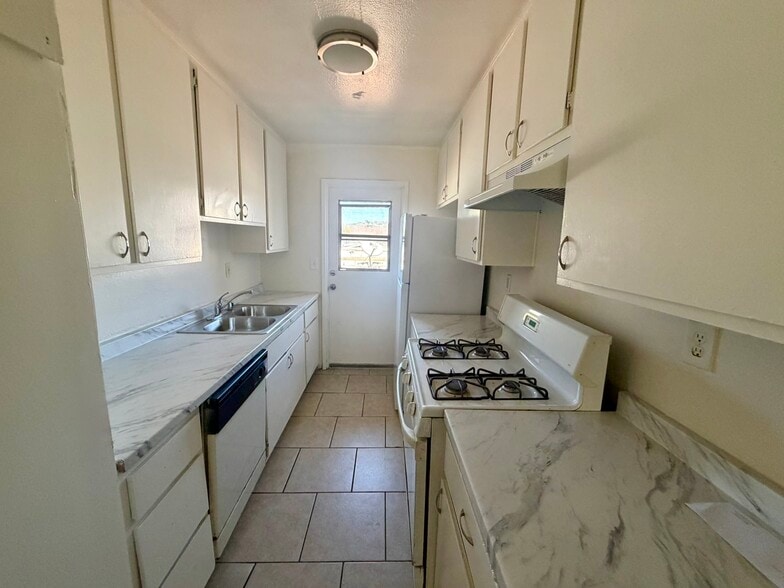 More Photos Of 1126 Raymond Ave, Long Beach Apartments For Sale