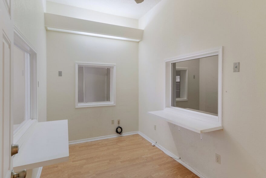 More Photos Of 1818 San Pedro Ave, San Antonio Office Residential For Sale