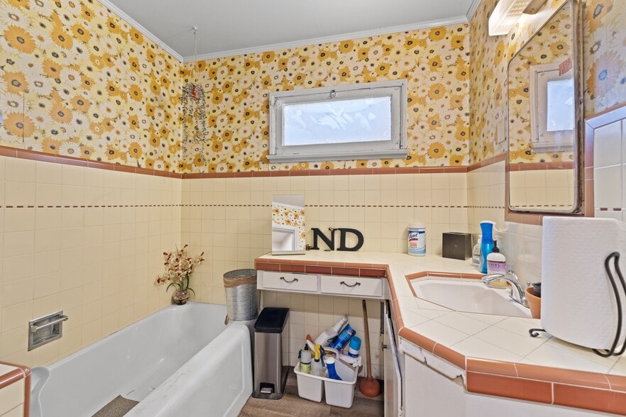 More Photos Of 2562 Alpine Blvd, Alpine Storefront Retail Residential For Sale