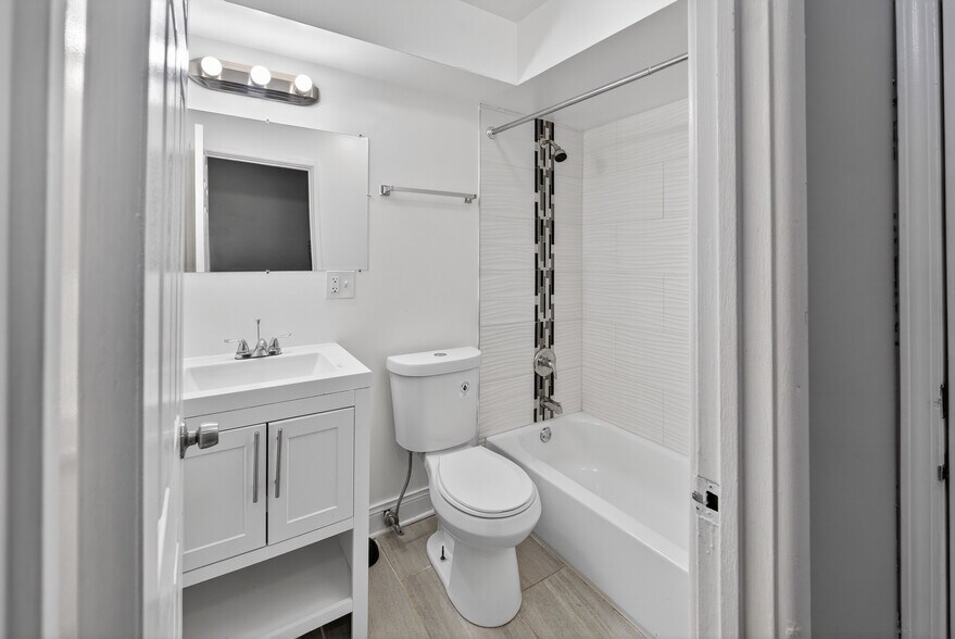 More Photos Of 7733 S South Shore Dr, Chicago Apartments For Sale