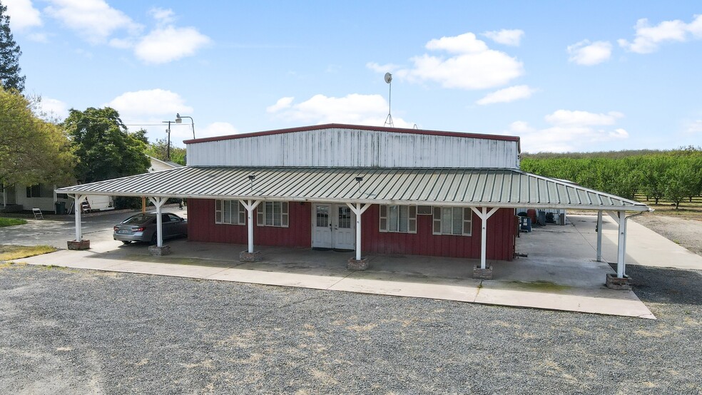 Primary Photo Of 2618 Ladd Rd, Modesto Showroom For Lease