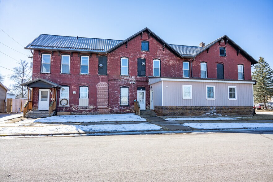 More Photos Of 115 W Pearl St, New Lisbon Apartments For Sale