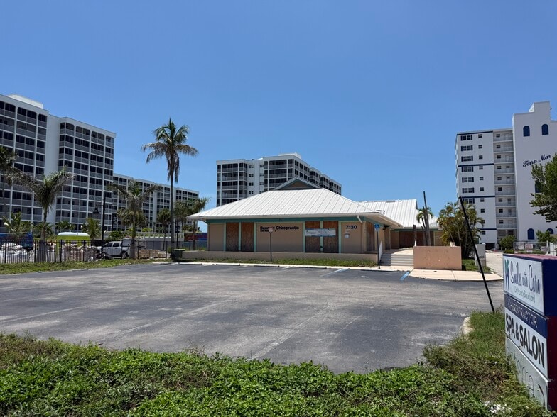 Primary Photo Of 7128 Estero Blvd, Fort Myers Medical For Sale