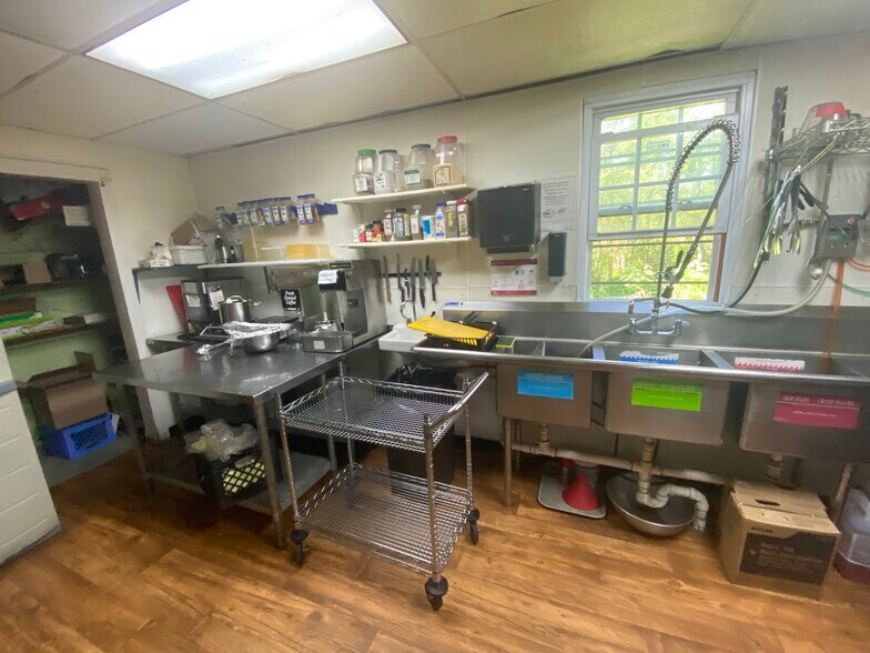 More Photos Of 122 E Poplar St, Nanticoke Restaurant For Sale
