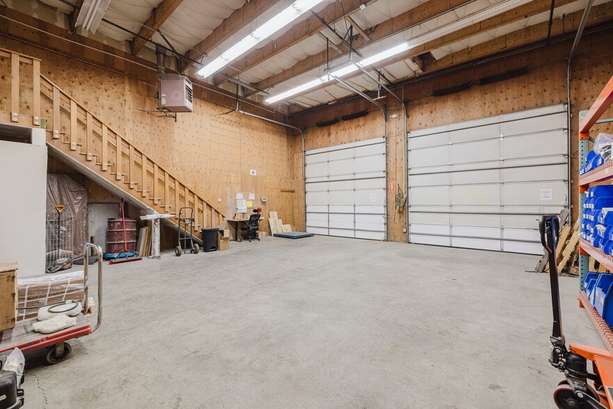 More Photos Of 222 Silver St, Elko Manufacturing For Lease