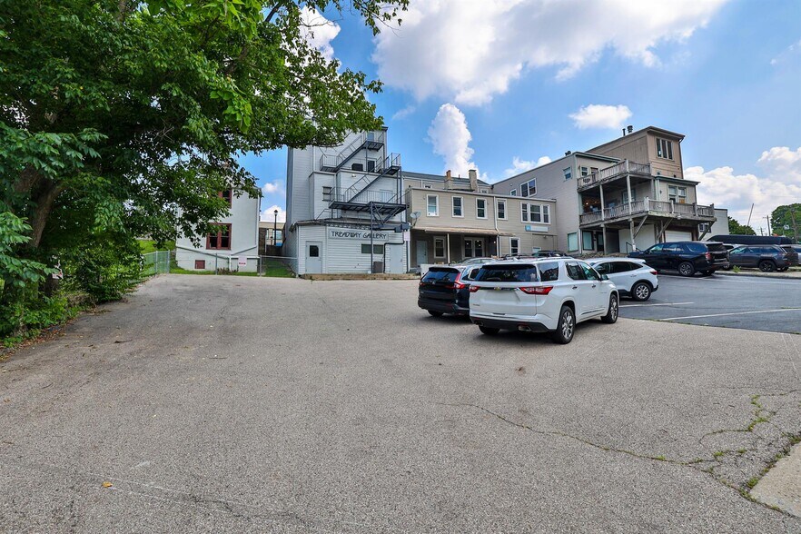 More Photos Of 2029 Madison Rd, Cincinnati Storefront Retail Residential For Sale