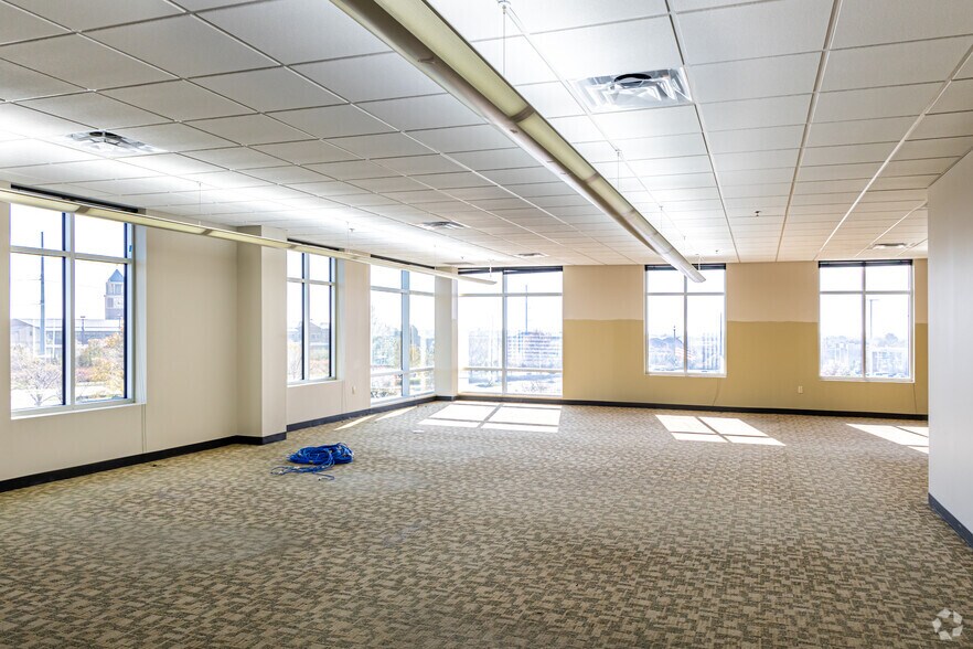 More Photos Of 6700 W 115th St, Overland Park Office For Lease