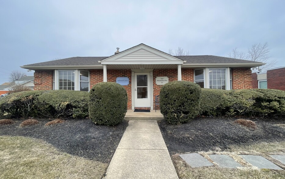 More Photos Of 707 Philadelphia Pike, Wilmington Office For Sale