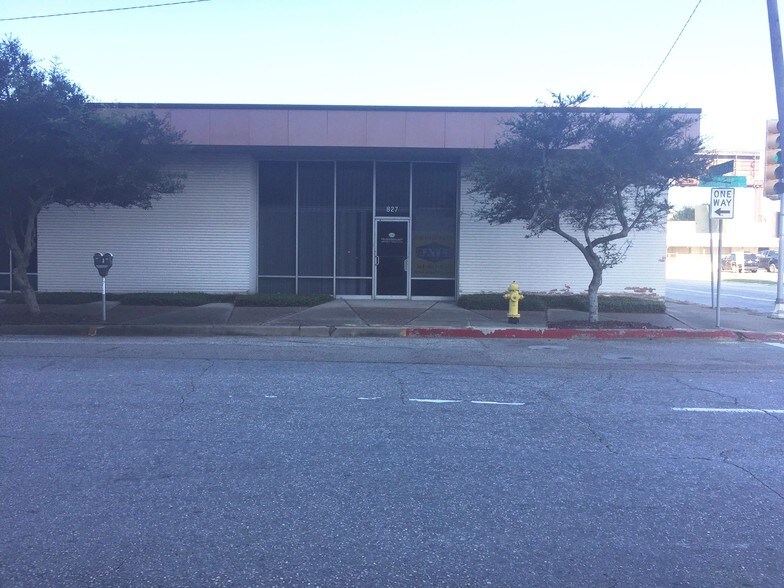 More Photos Of 823-827 Tancahua St, Corpus Christi Storefront Retail Office For Lease
