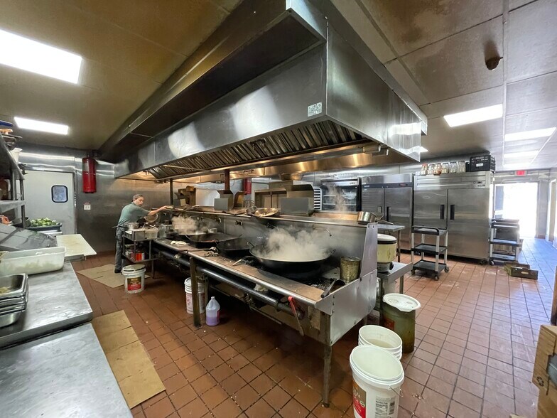 More Photos Of 730 W Spring Valley Rd, Richardson Restaurant For Sale