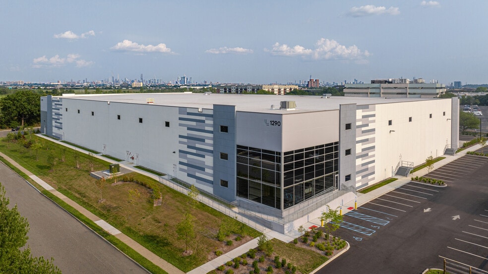 More Photos Of 1290 Wall St W, Lyndhurst Distribution For Lease
