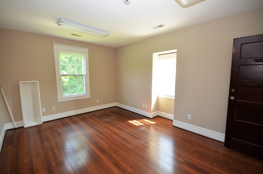 More Photos Of 7504 Summerfield Rd, Summerfield Coworking Space