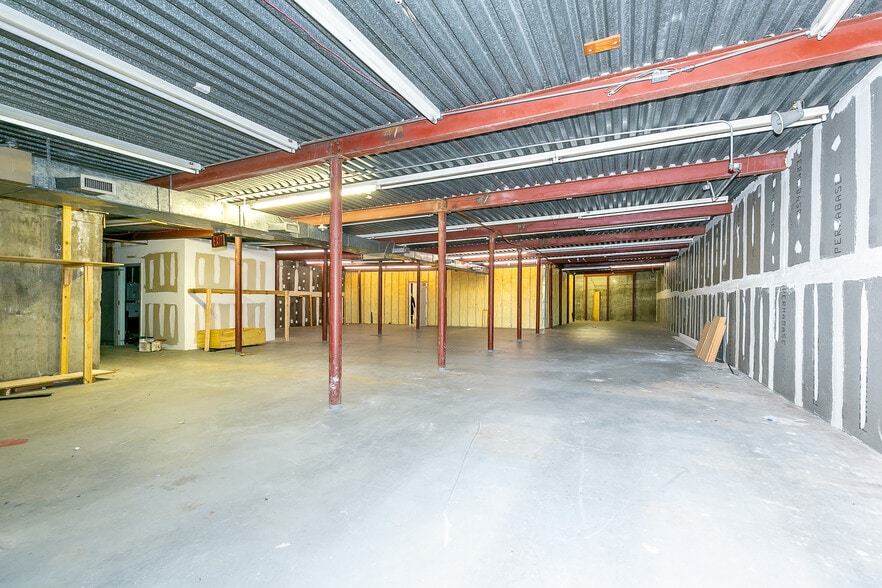 More Photos Of 183 S Broadway, Hicksville Office For Lease