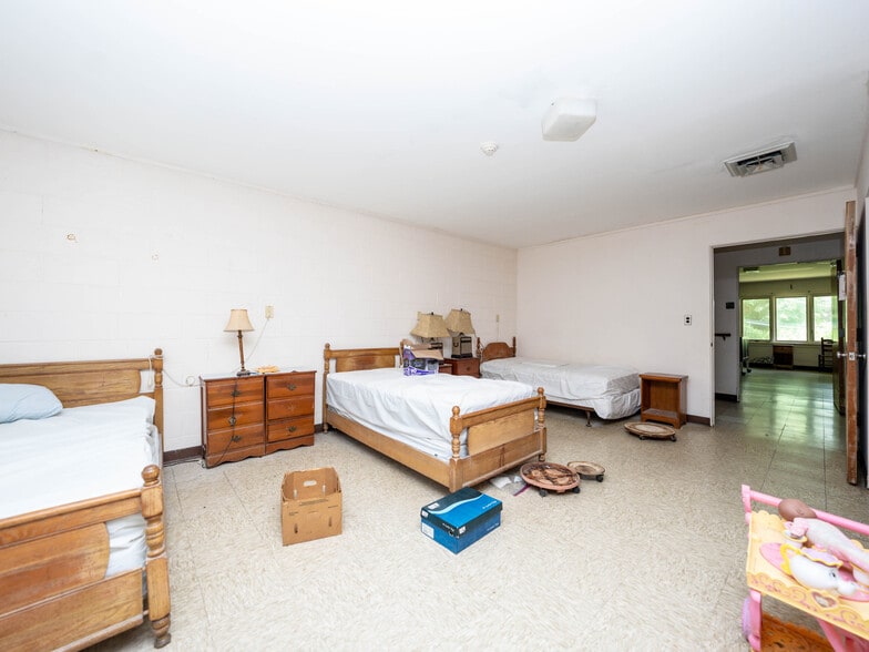 More Photos Of 84 Chestnut Park Dr, Waynesville Healthcare For Sale