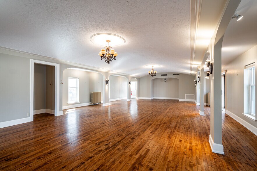 More Photos Of 3701 E Layton Ave, Cudahy Storefront Retail Residential For Sale