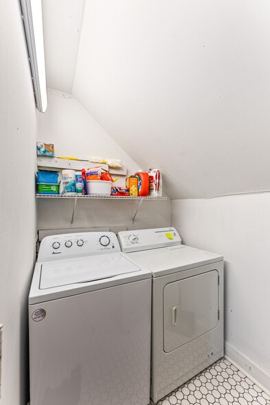 More Photos Of 1733 W Clinch Ave, Knoxville Apartments For Sale