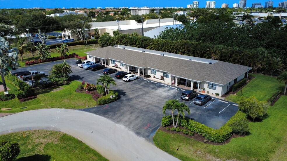 Primary Photo Of 960 Morningside Dr, Naples Apartments For Sale