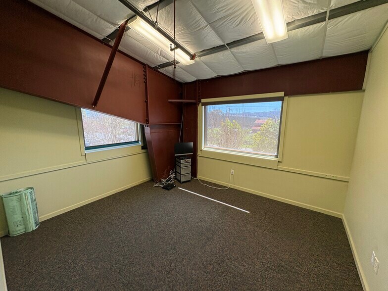 More Photos Of 178 Suburban Rd, San Luis Obispo Warehouse For Lease