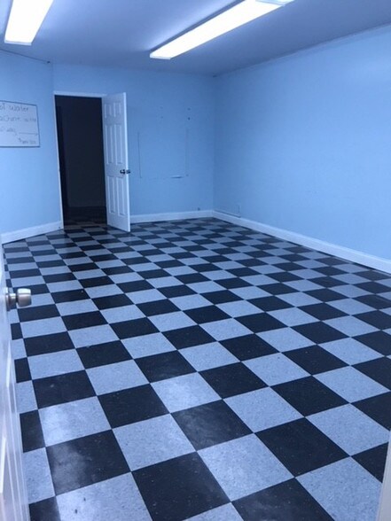 More Photos Of 647 Bryant Ave, Bronx Office Residential For Lease