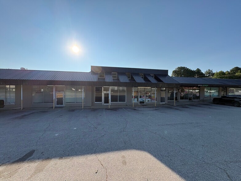 More Photos Of 616 N Bickett Blvd, Louisburg General Retail For Lease