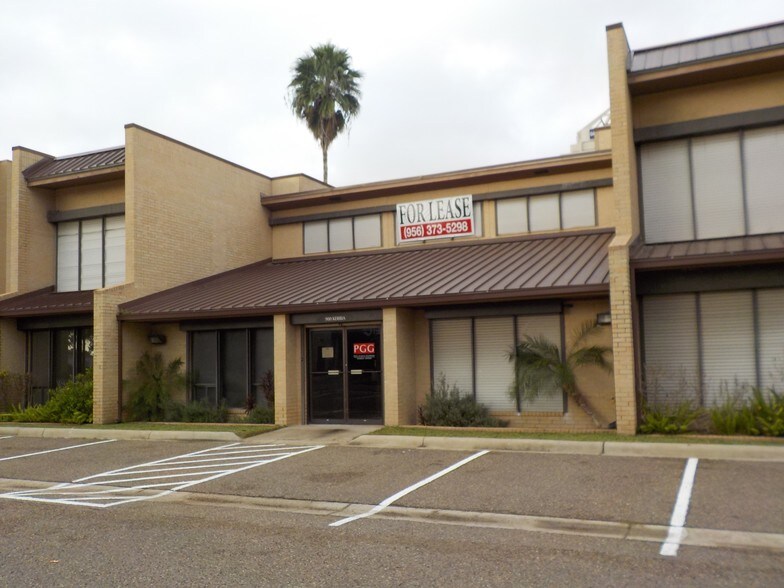 More Photos Of 3700 N 10th St, McAllen Office For Lease