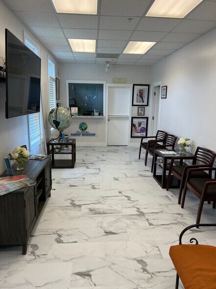 More Photos Of 14 Oak Forest Rd, Bluffton Medical For Lease